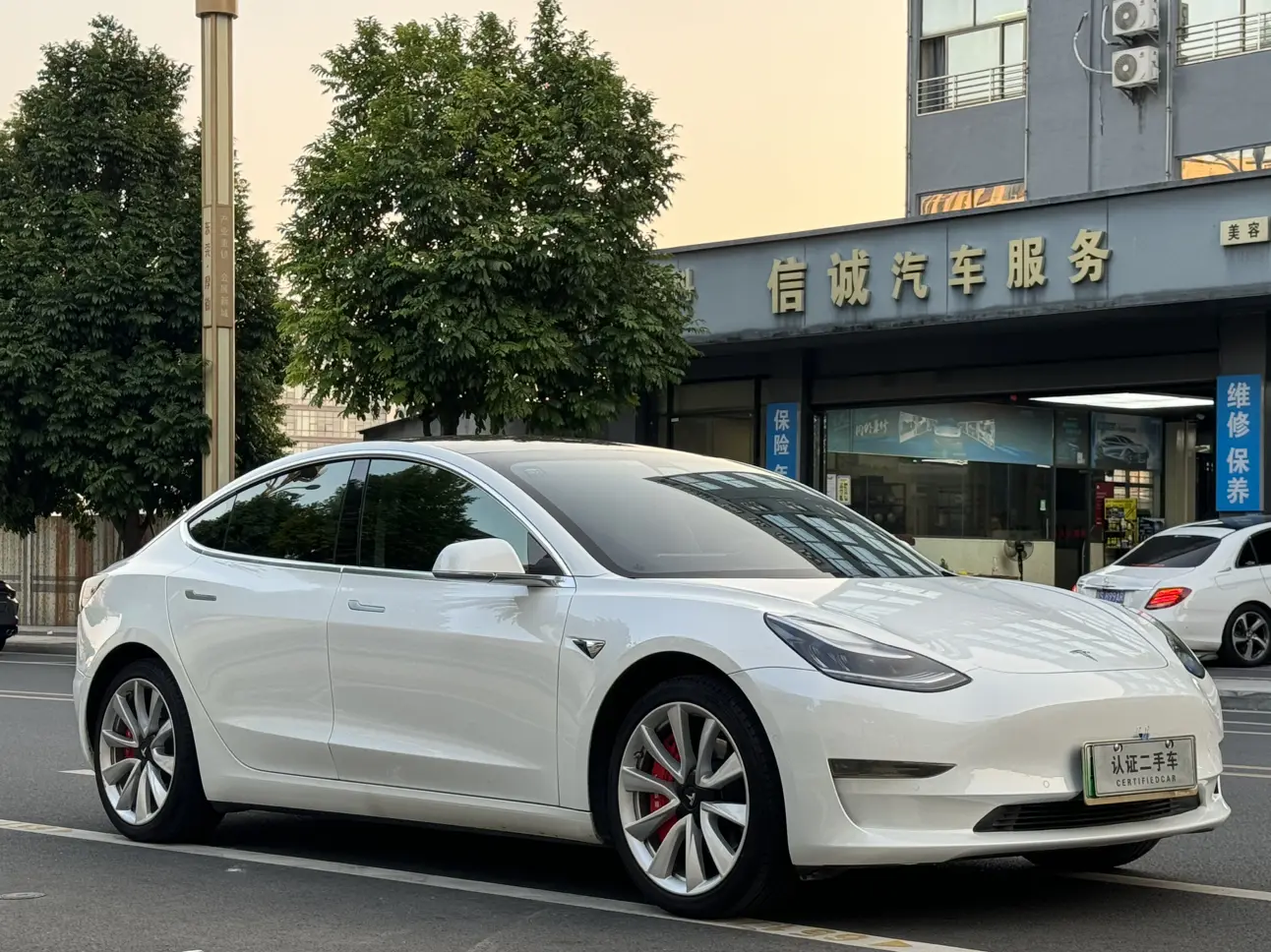 Tesla Model 3  из Китая