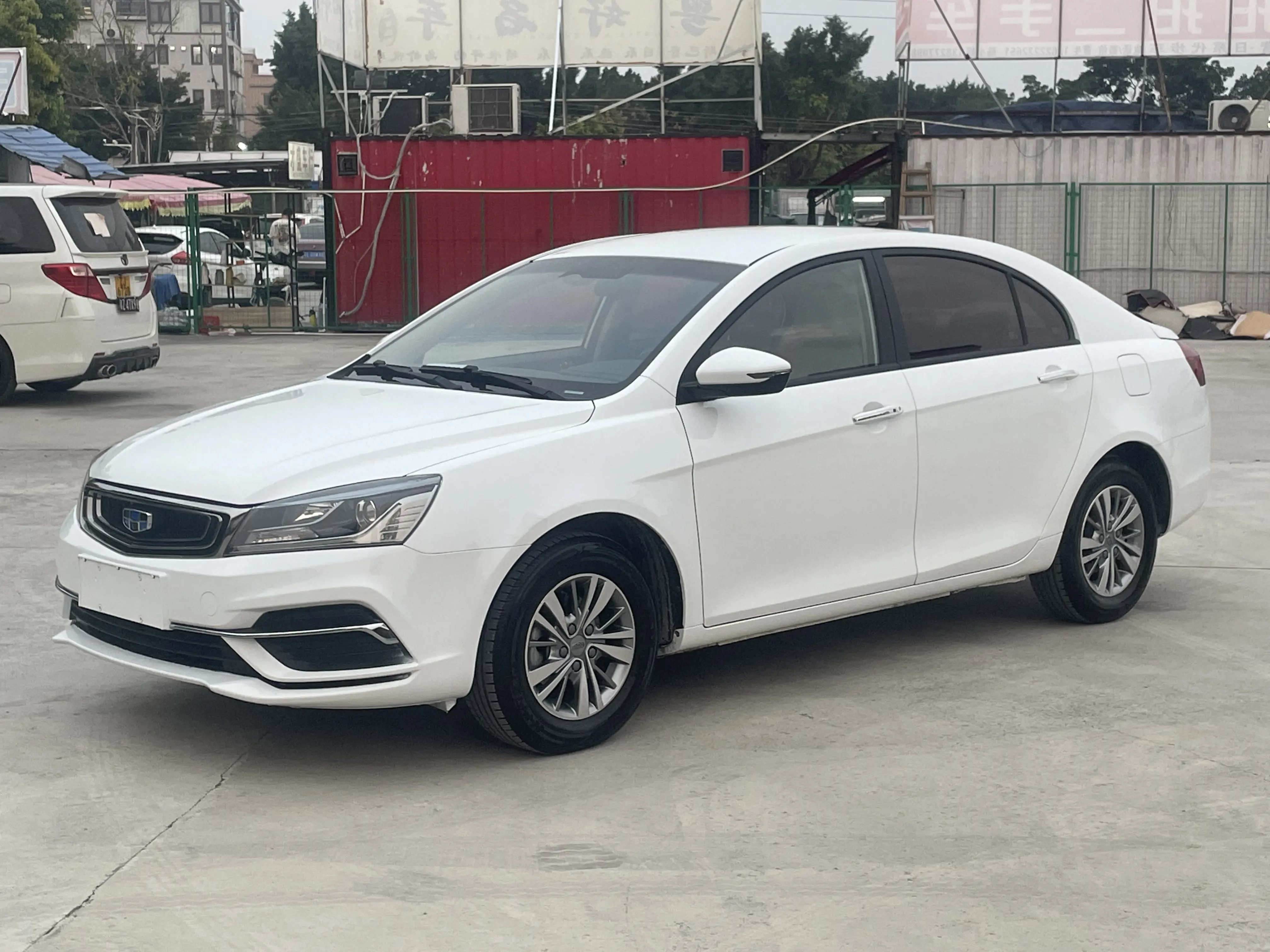 Geely Emgrand  из Китая