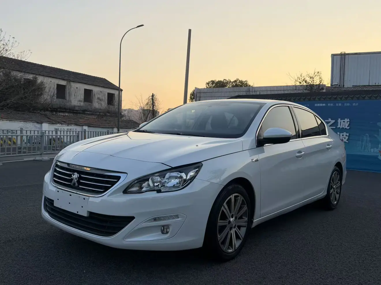 Peugeot 408  из Китая