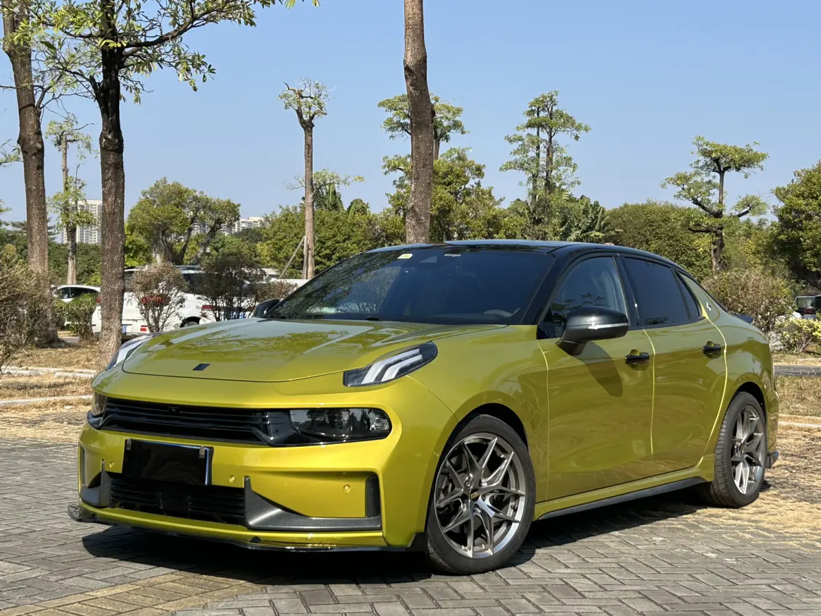 Lynk & Co 03