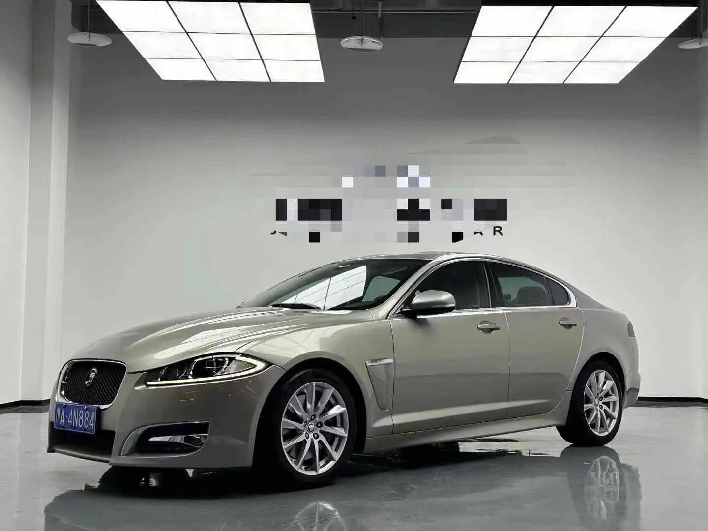 Jaguar XF  из Китая
