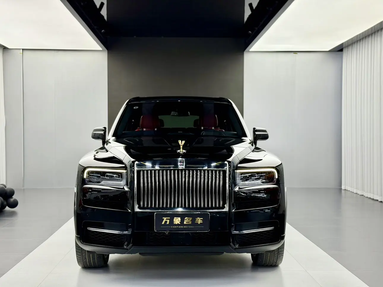 Rolls Royce Cullinan  из Китая