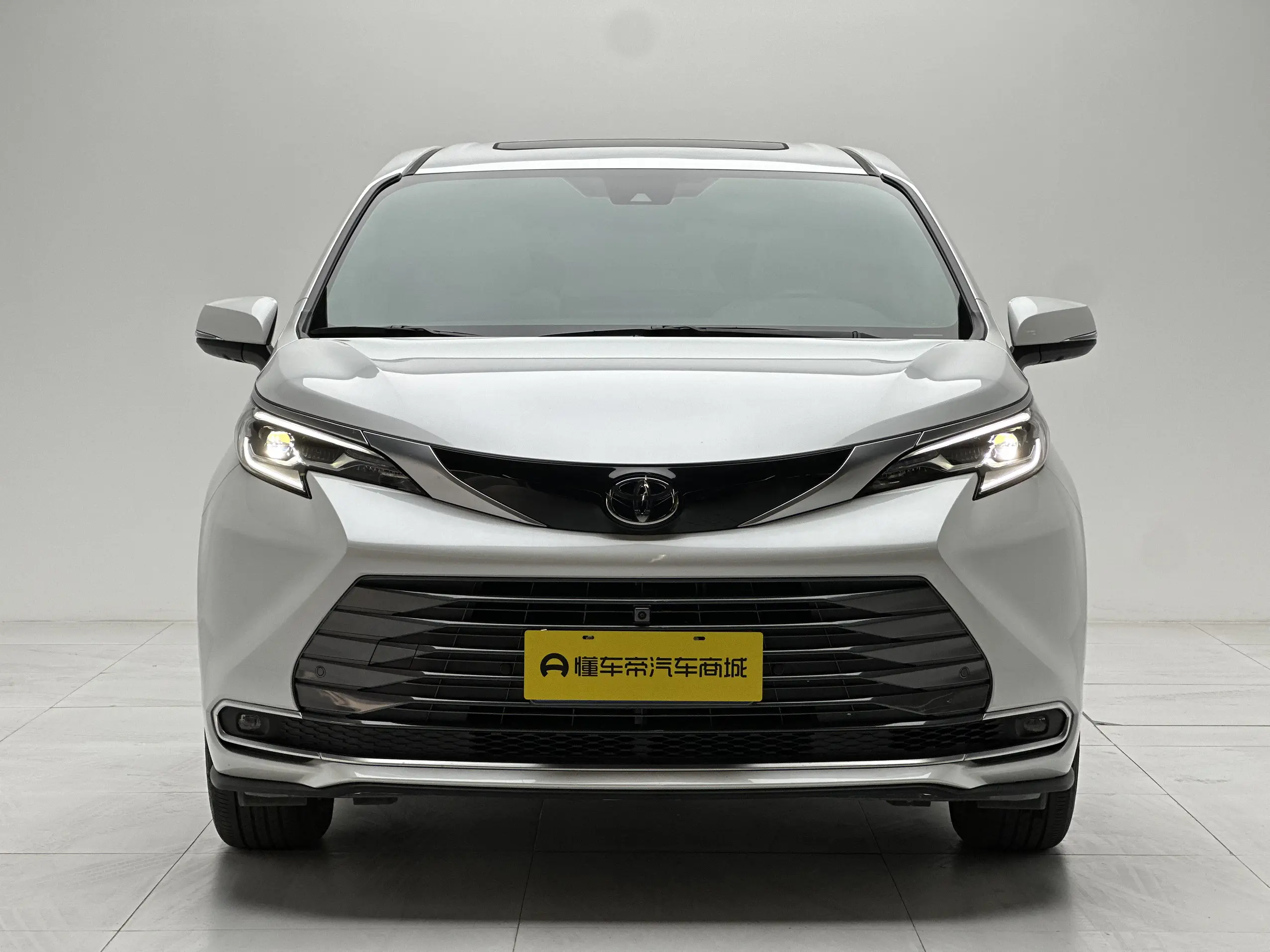 Toyota Sienna  из Китая