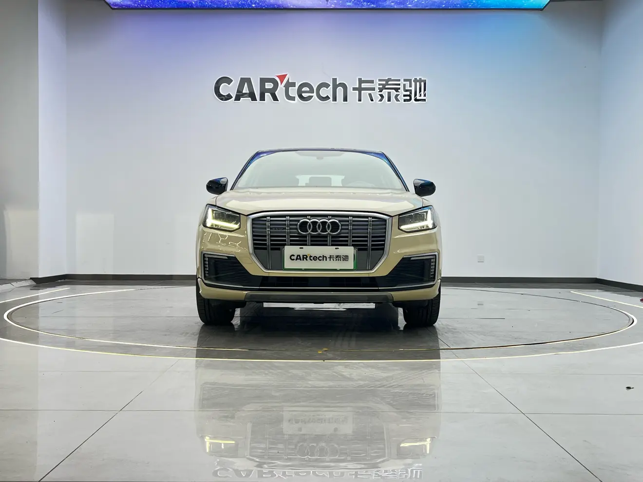 Audi Q2L e-tron  из Китая