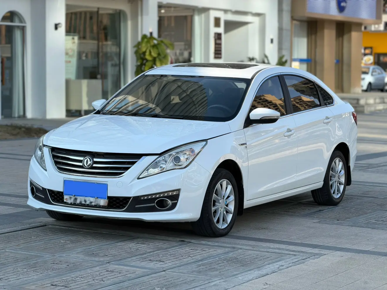 Forthing Jingyi S50  из Китая