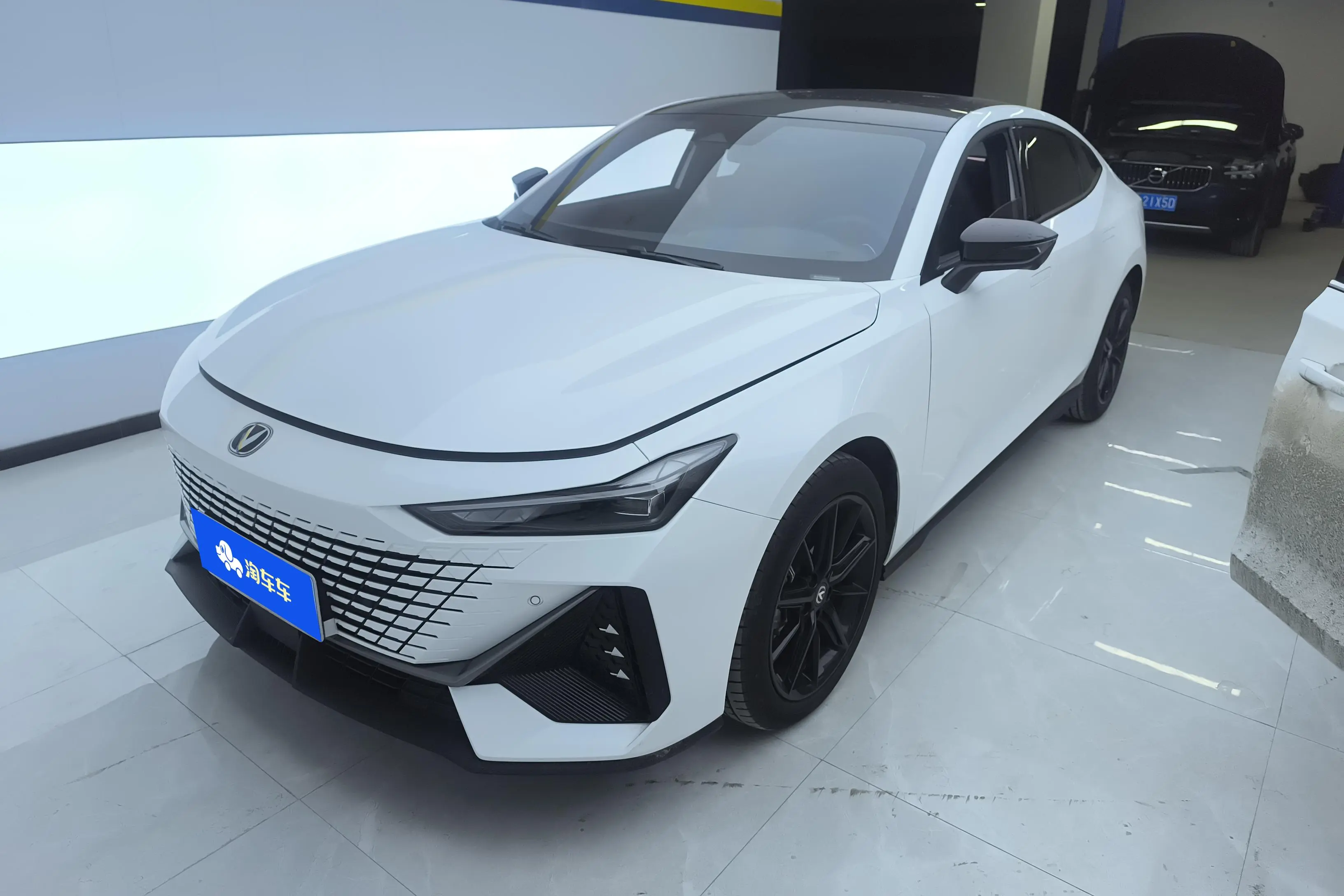 Changan UNI-V  из Китая