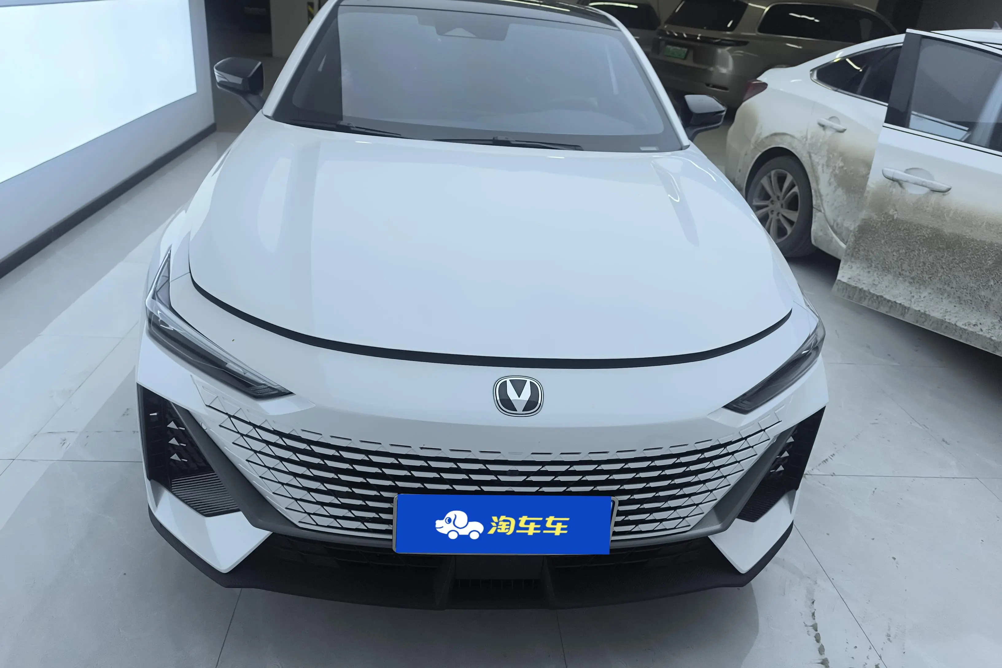 Changan UNI-V  из Китая