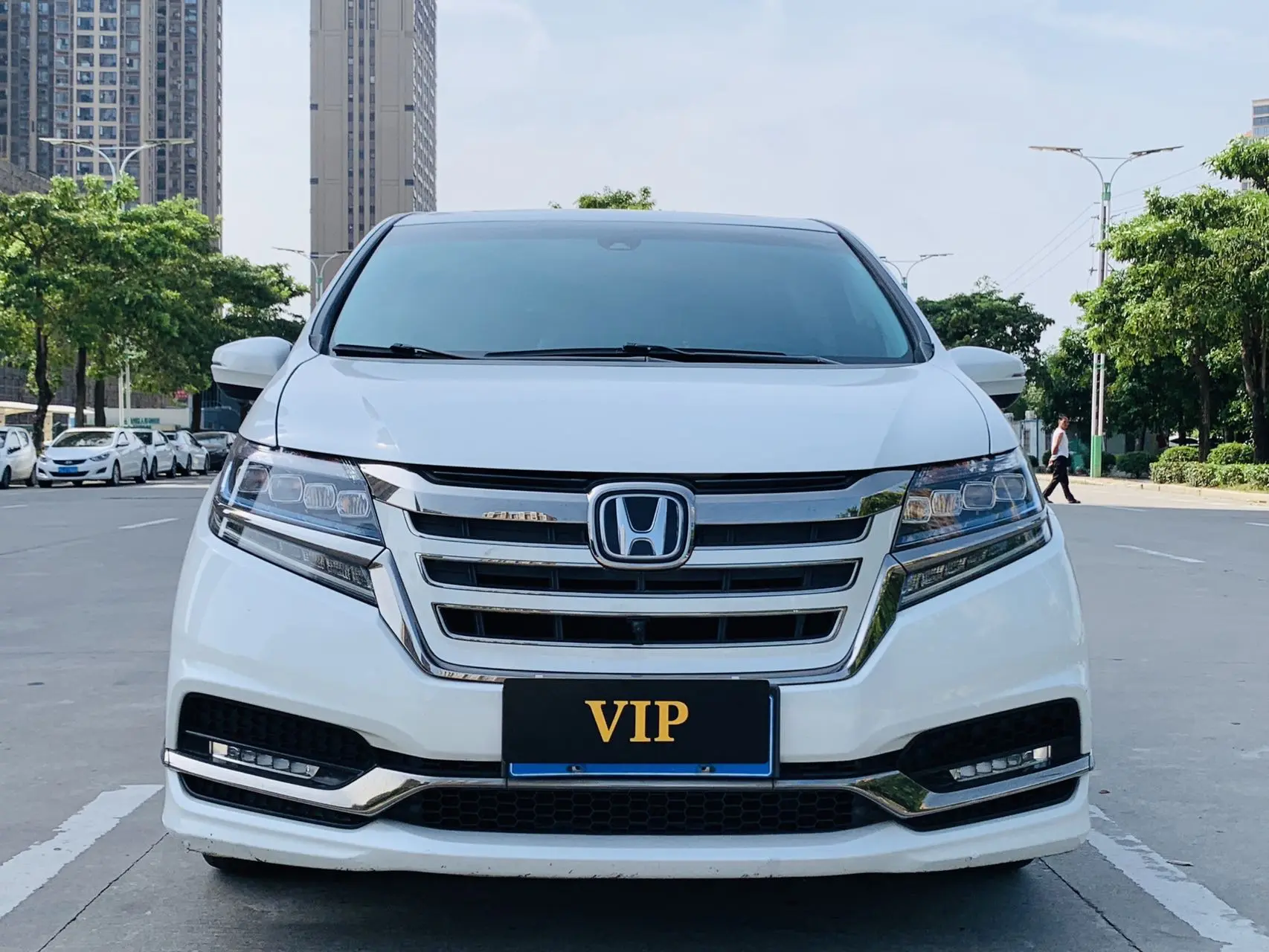 Honda Elysion (Alison)  из Китая