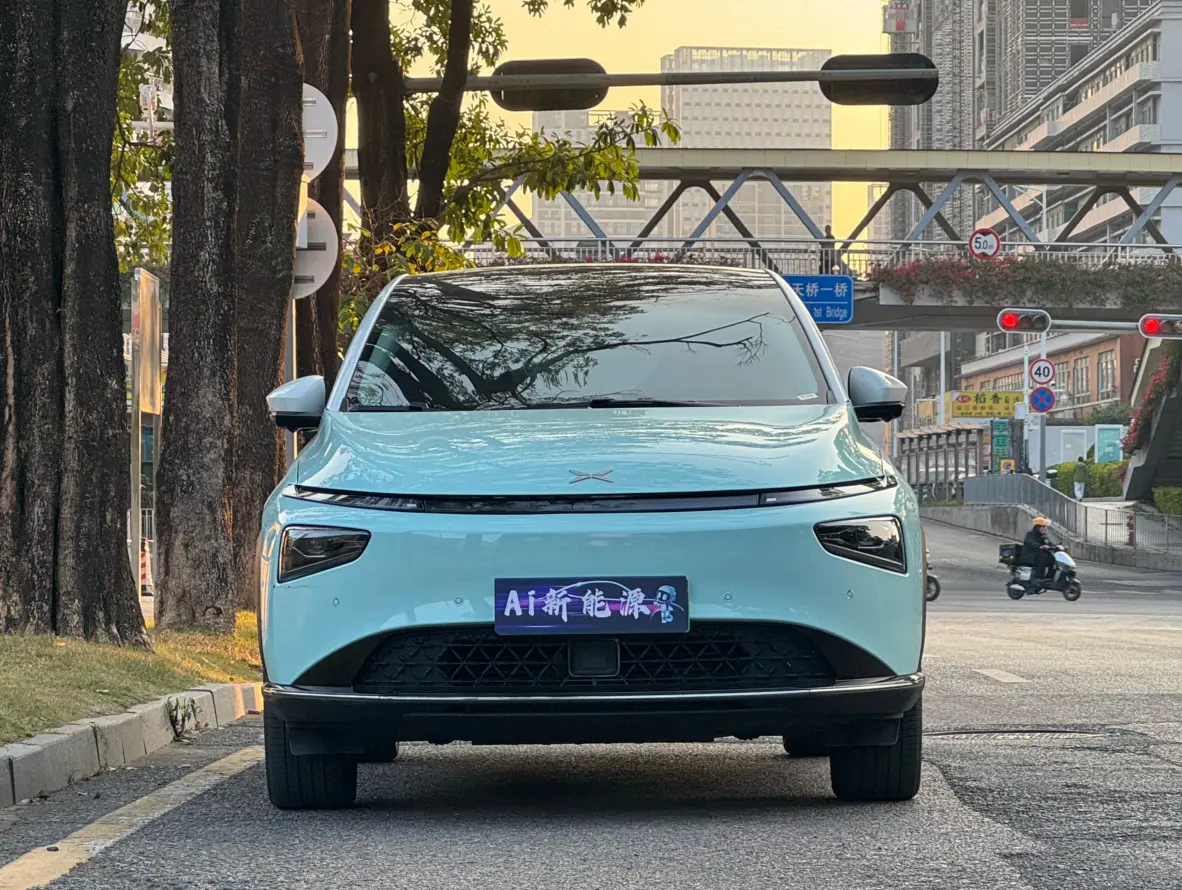 Xpeng G3  из Китая