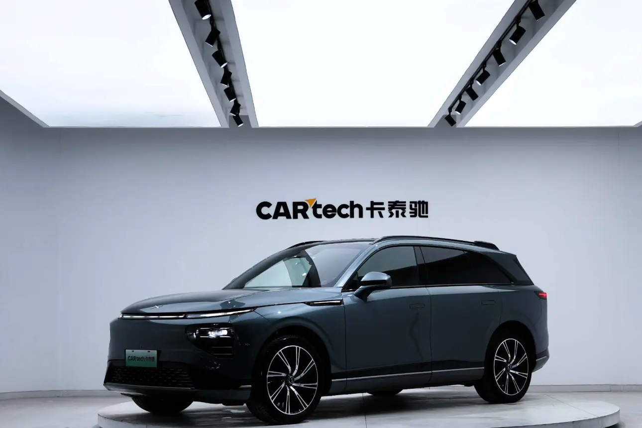 Xpeng G9  из Китая