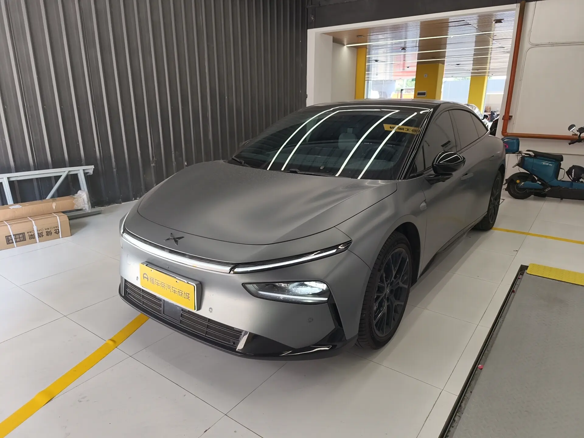 Xpeng P7+  из Китая