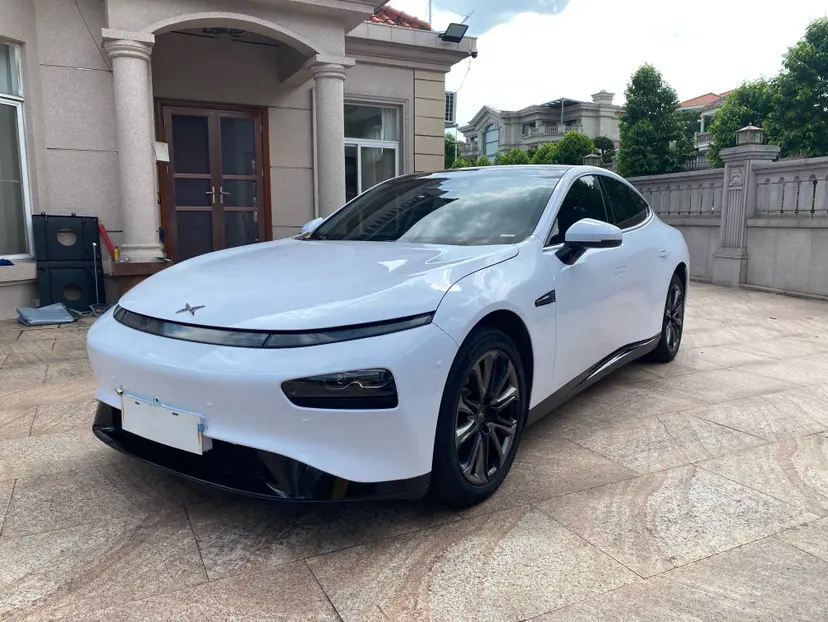 Xpeng P7  из Китая