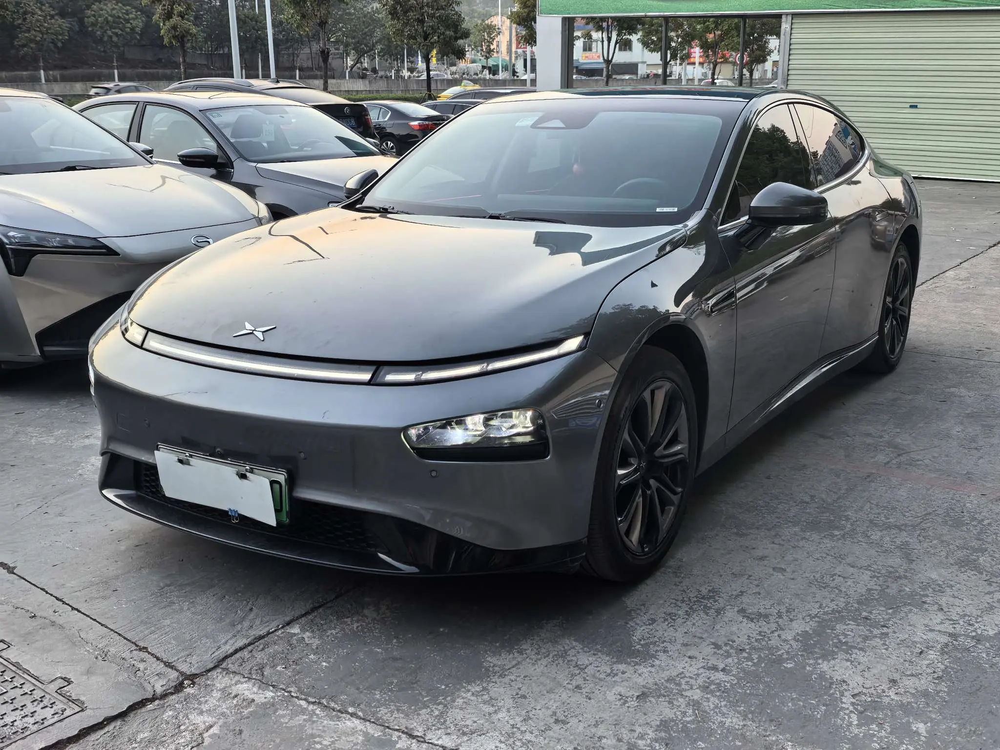 Xpeng P7  из Китая