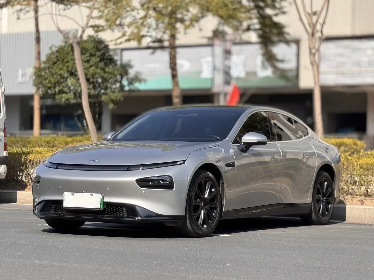 Xpeng P7  из Китая