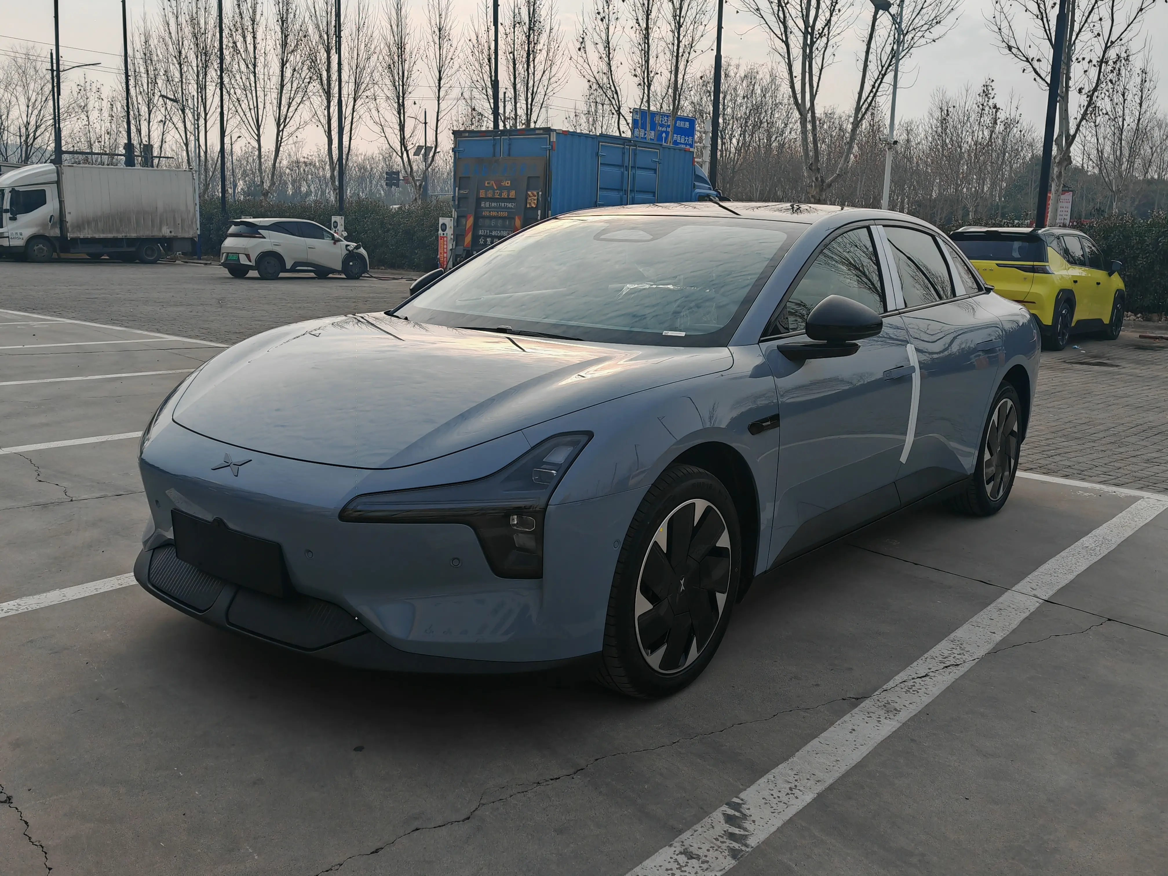 Xpeng Xiaopeng MONA M03  из Китая