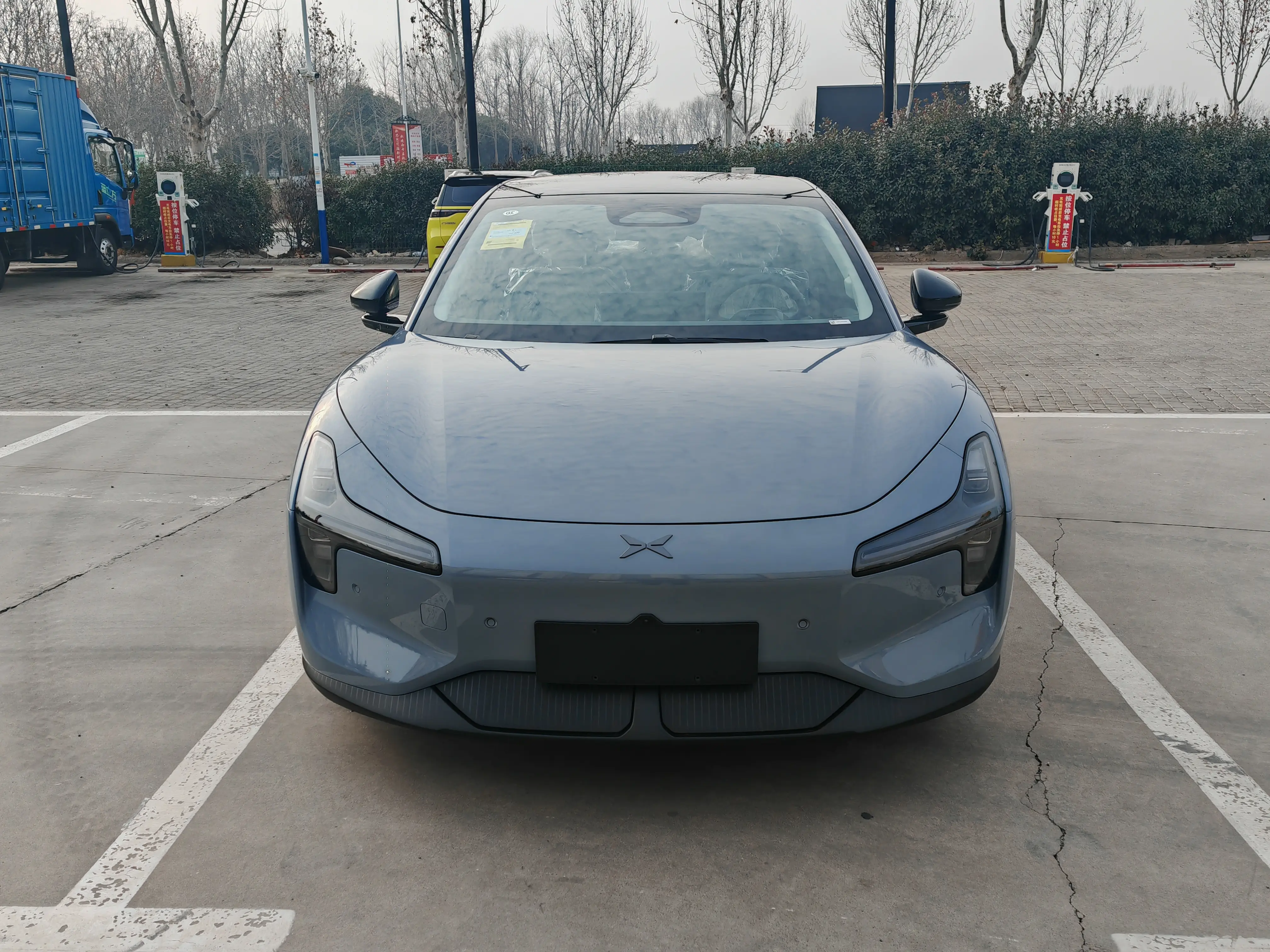 Xpeng Xiaopeng MONA M03  из Китая