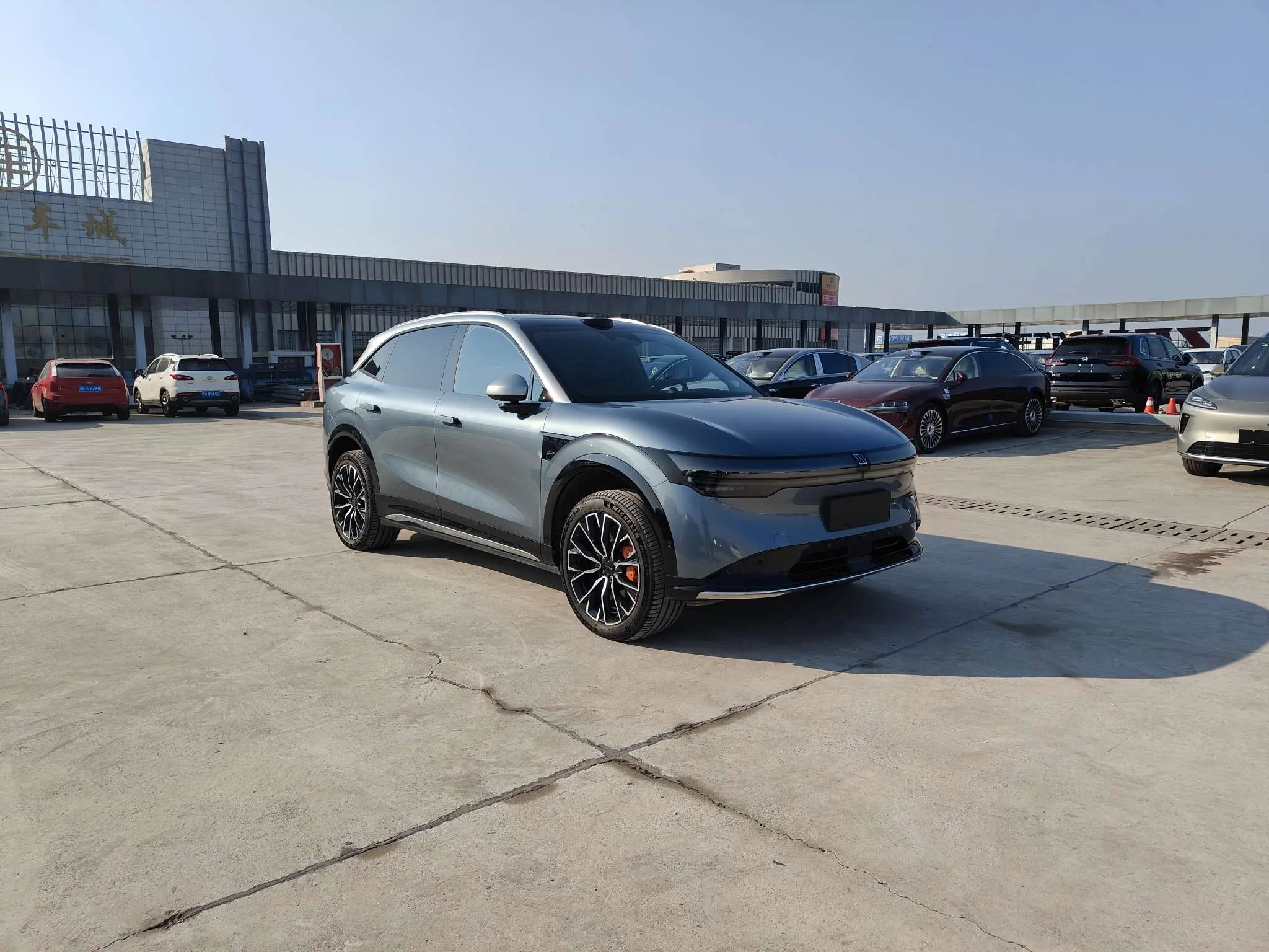 ZEEKR 7X  из Китая