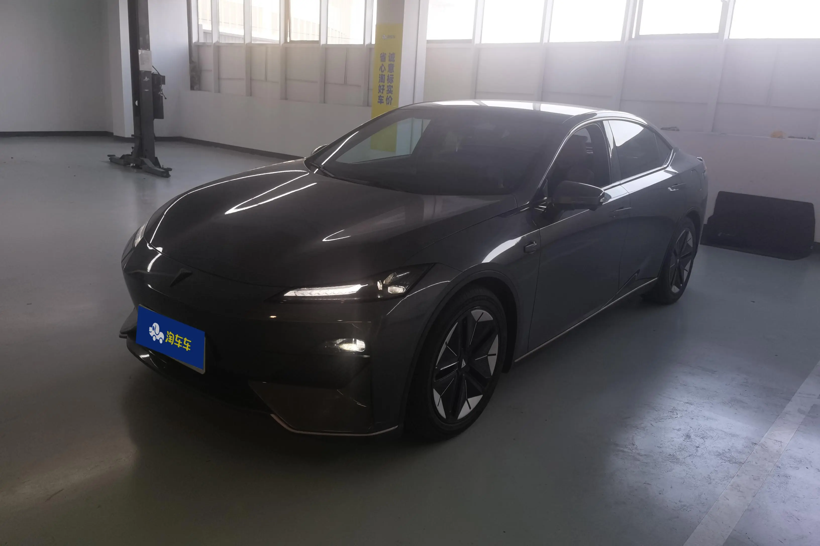 Deepal Dark blue SL03  из Китая