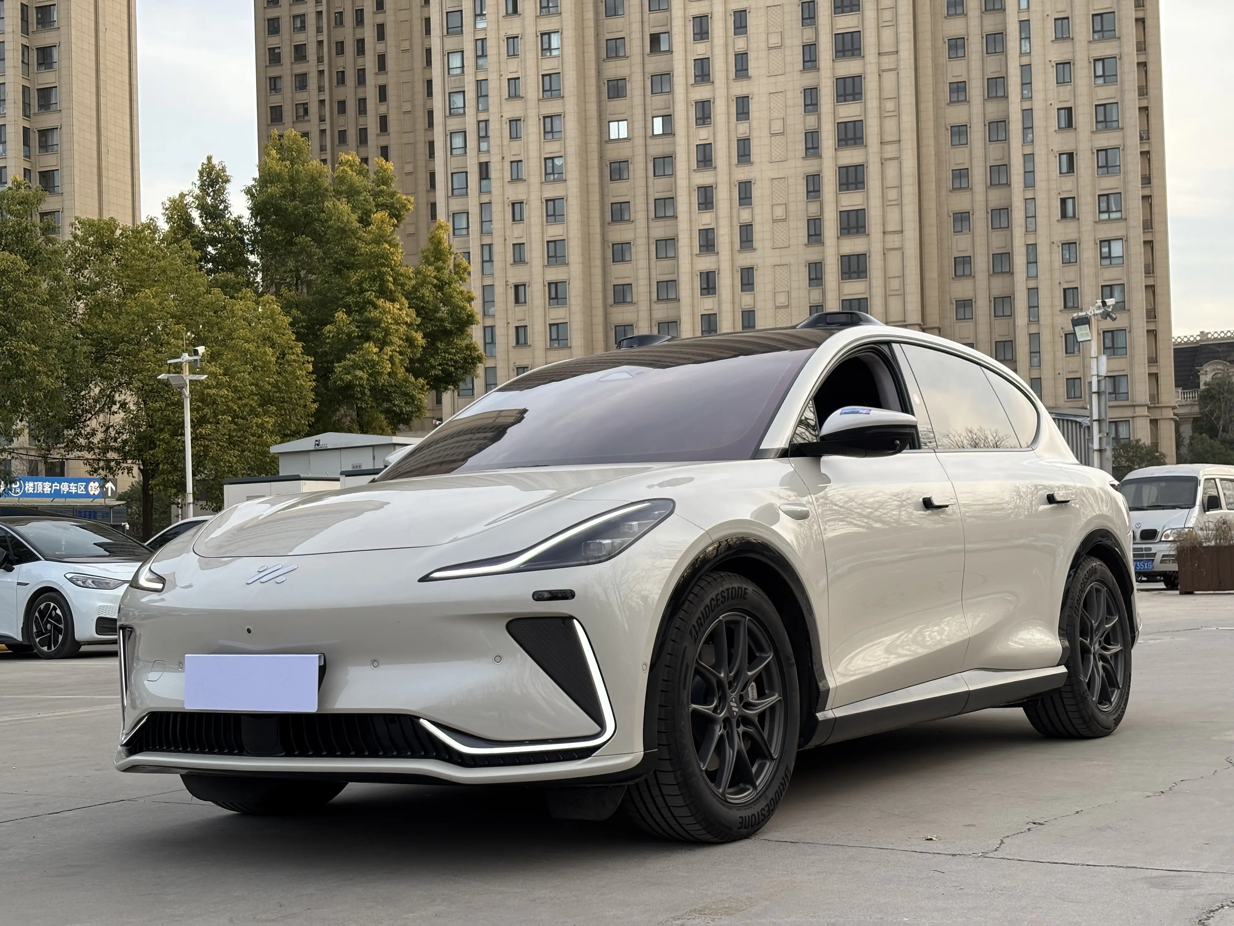 Zhiji LS7  из Китая