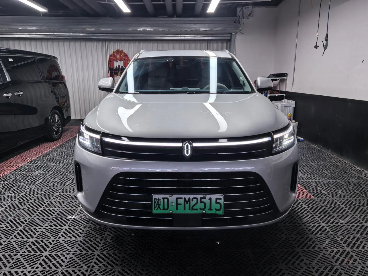 AITO M7 (Wenjie M7)  из Китая