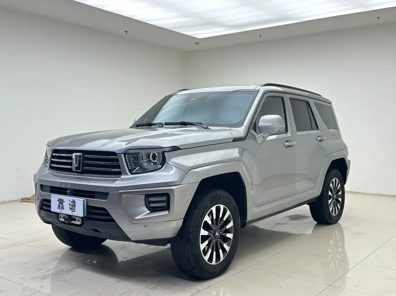 Tank 700 Hi4-T  из Китая