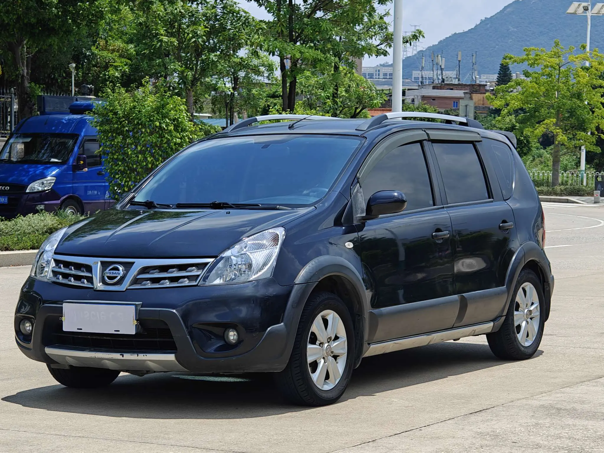 Nissan Li Wei  из Китая