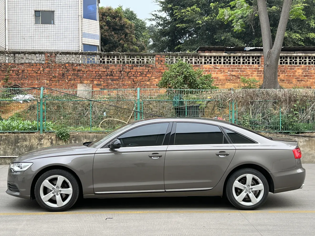 Audi A6L  из Китая