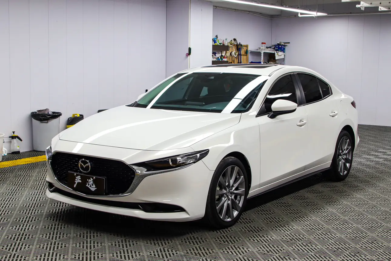 Mazda Axela (Mazda3)  из Китая