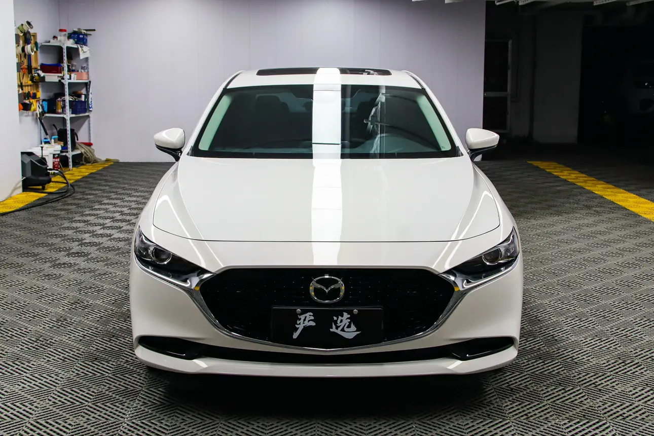 Mazda Axela (Mazda3)  из Китая