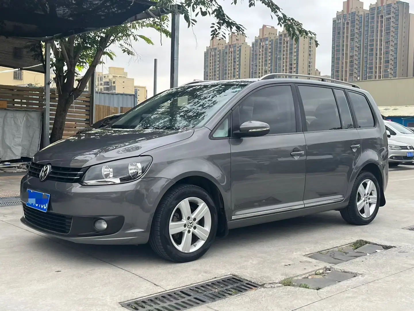 Volkswagen Touran  из Китая