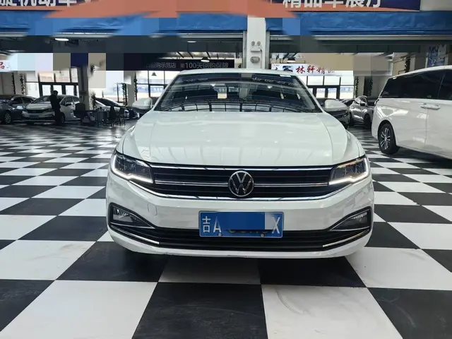 Volkswagen Bora  из Китая