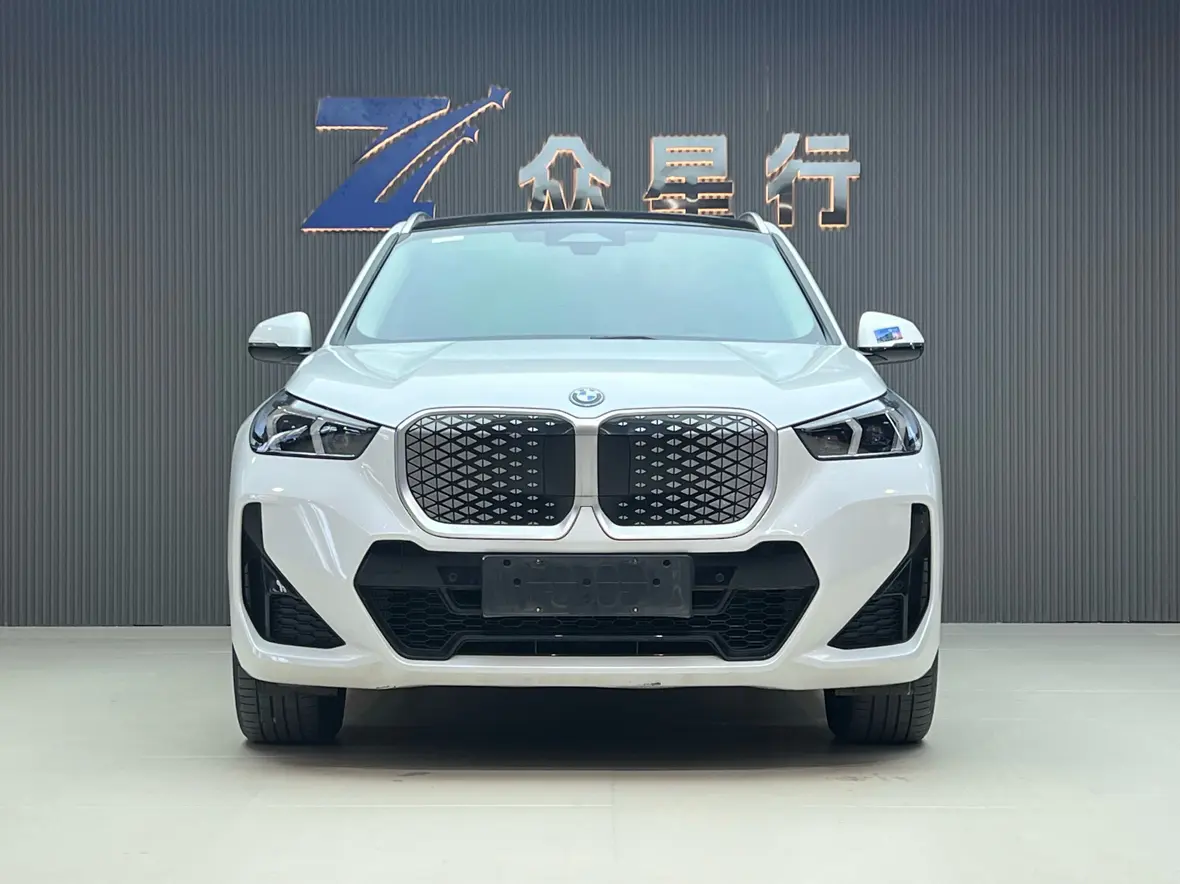BMW iX1  из Китая