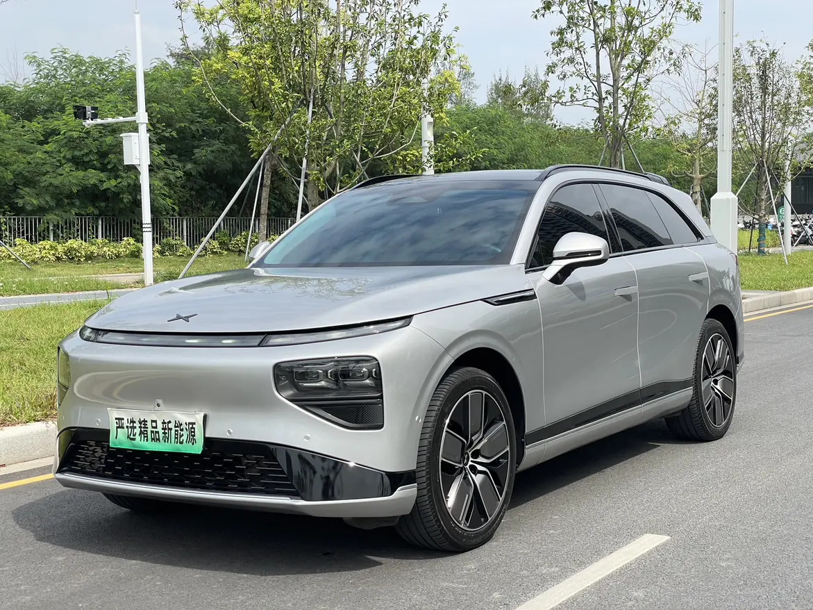 Xpeng G9  из Китая