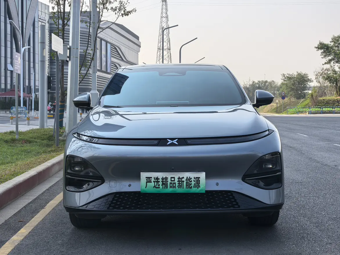 Xpeng G6  из Китая