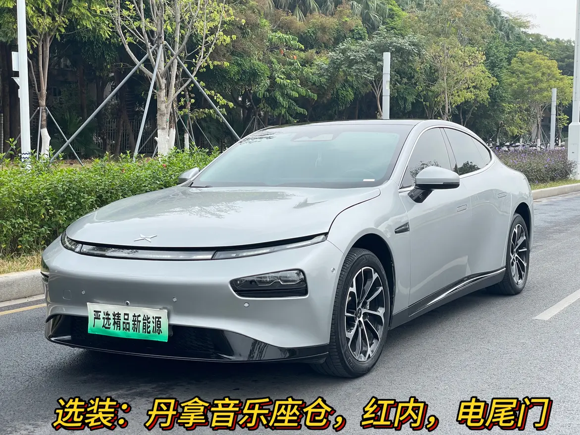 Xpeng P7  из Китая