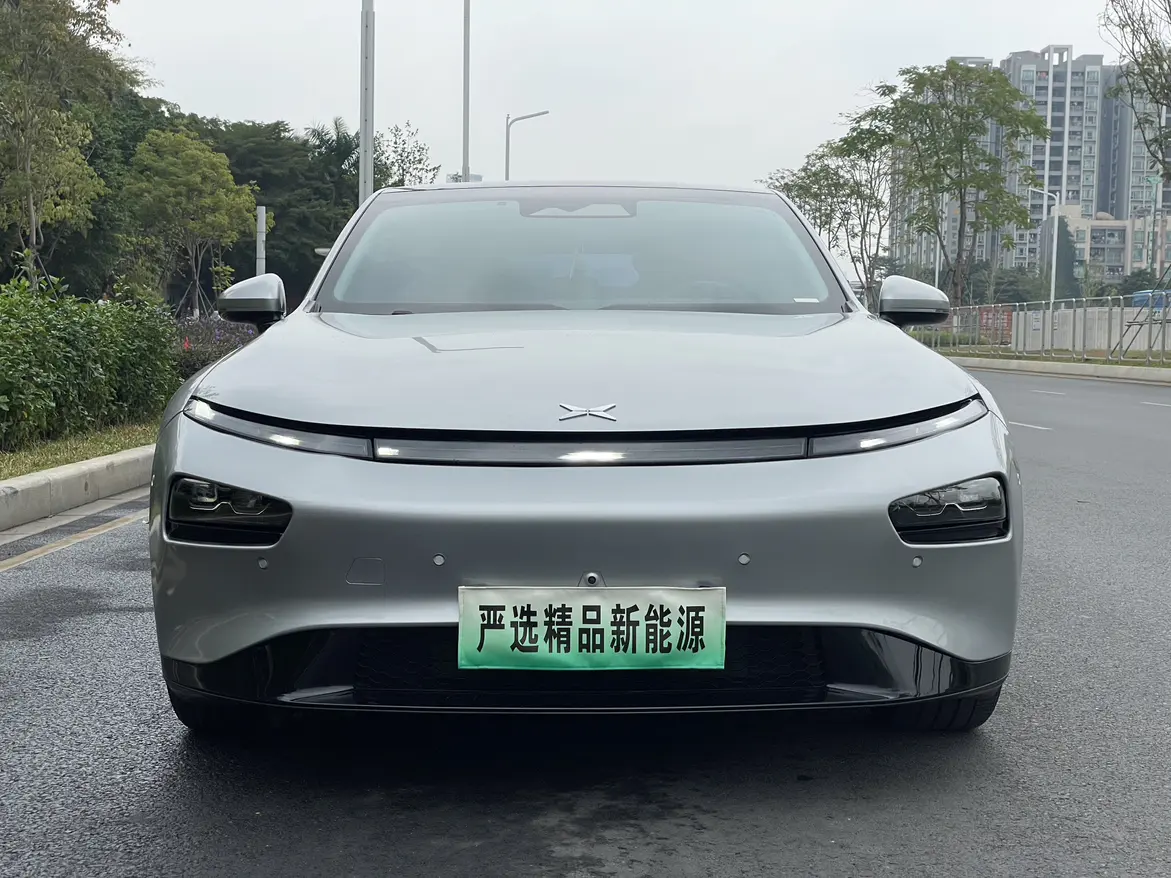 Xpeng P7  из Китая