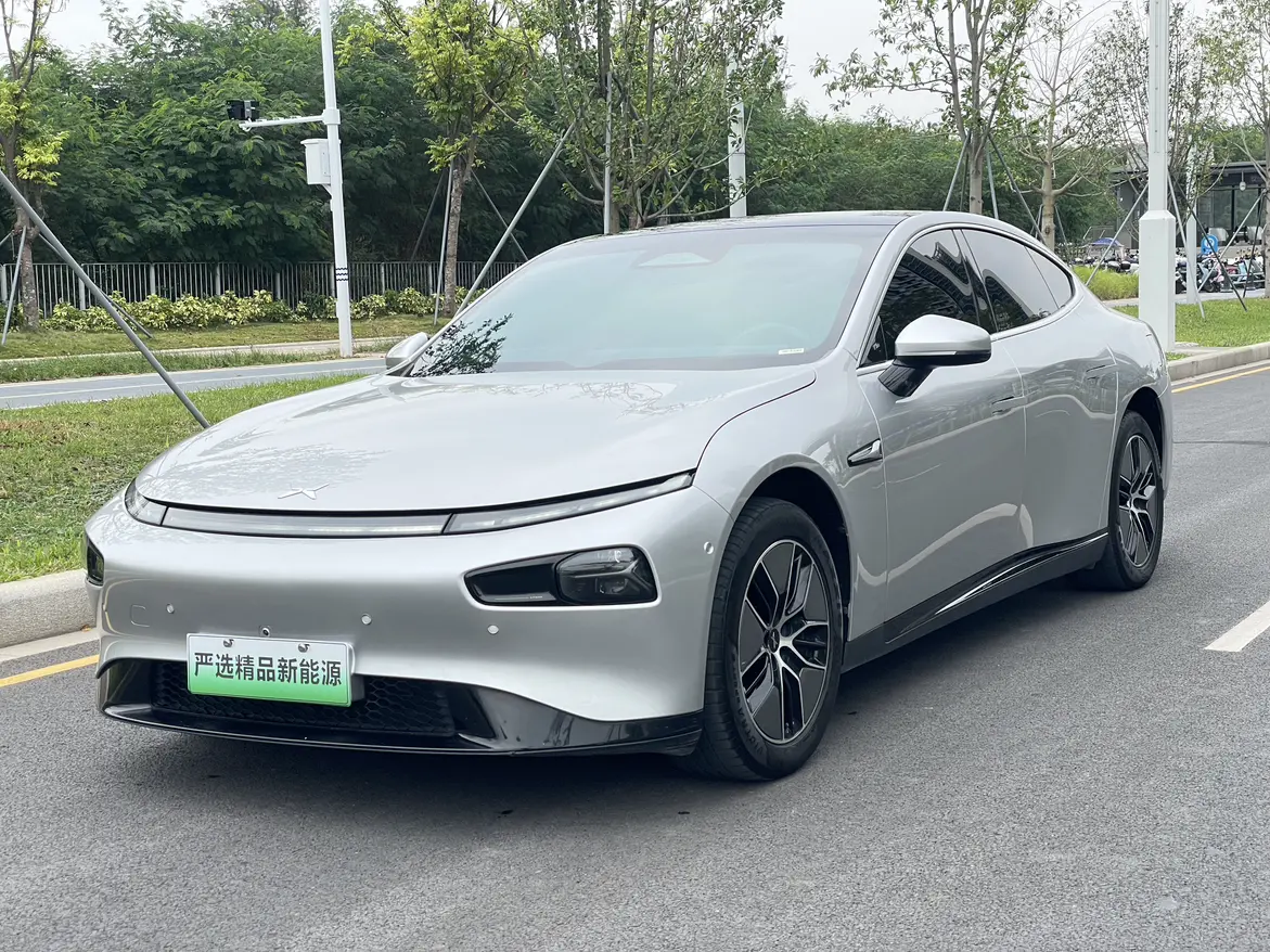 Xpeng P7  из Китая