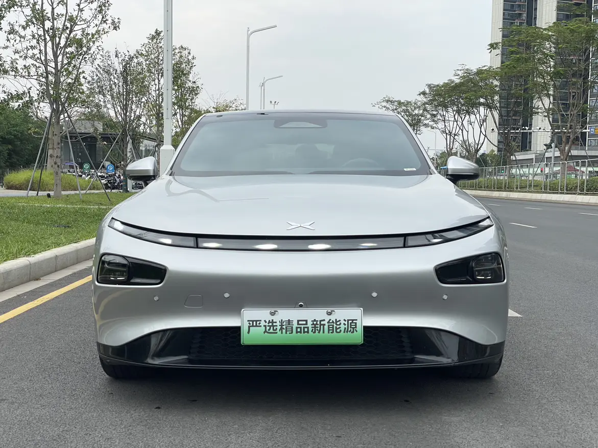 Xpeng P7  из Китая