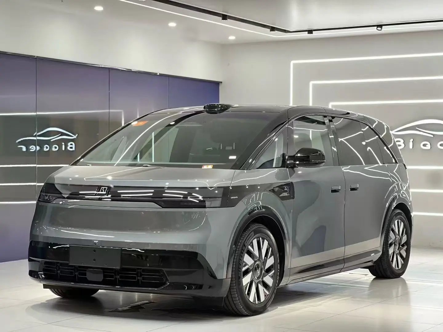 ZEEKR MIX  из Китая