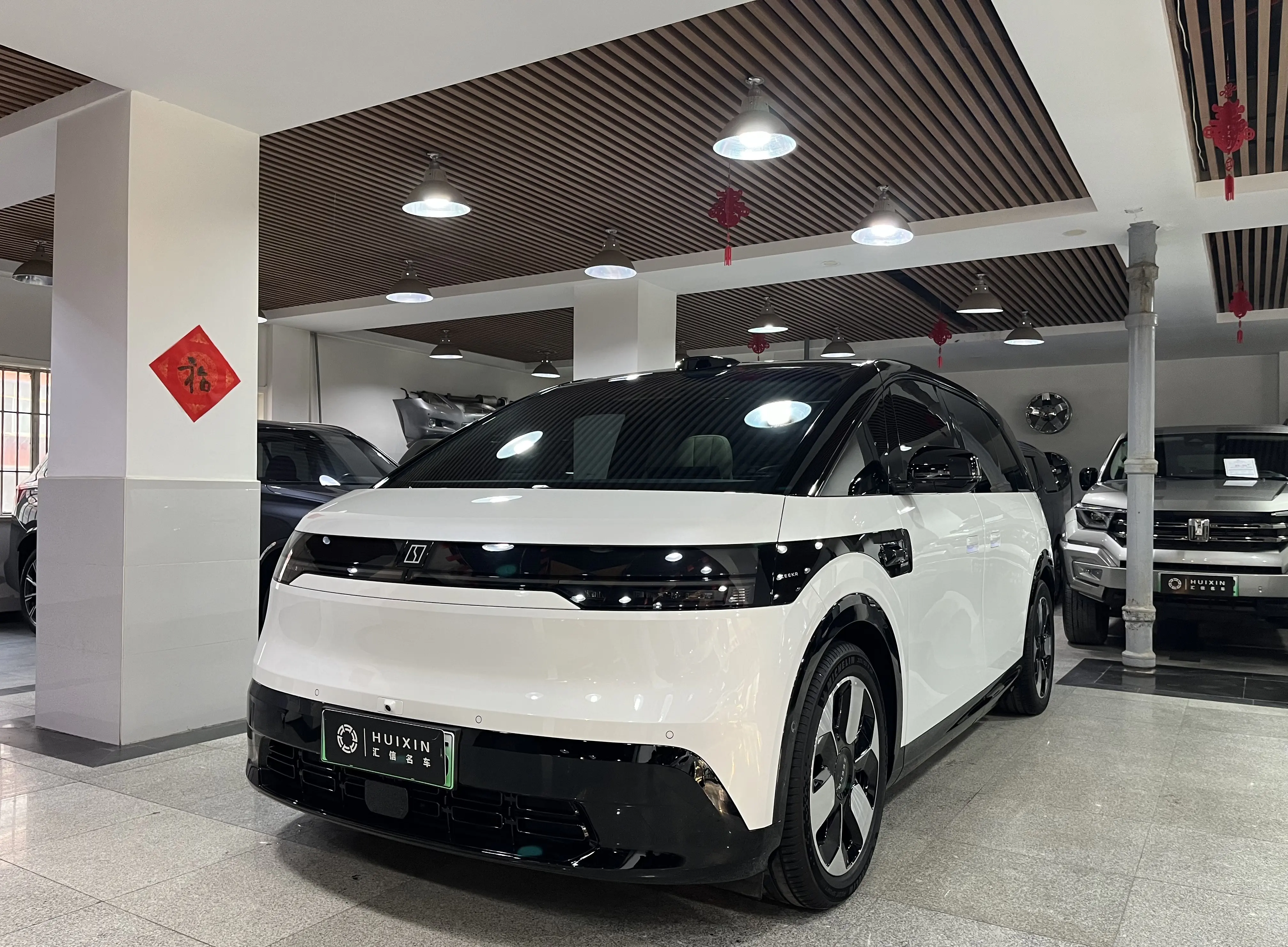 ZEEKR MIX  из Китая