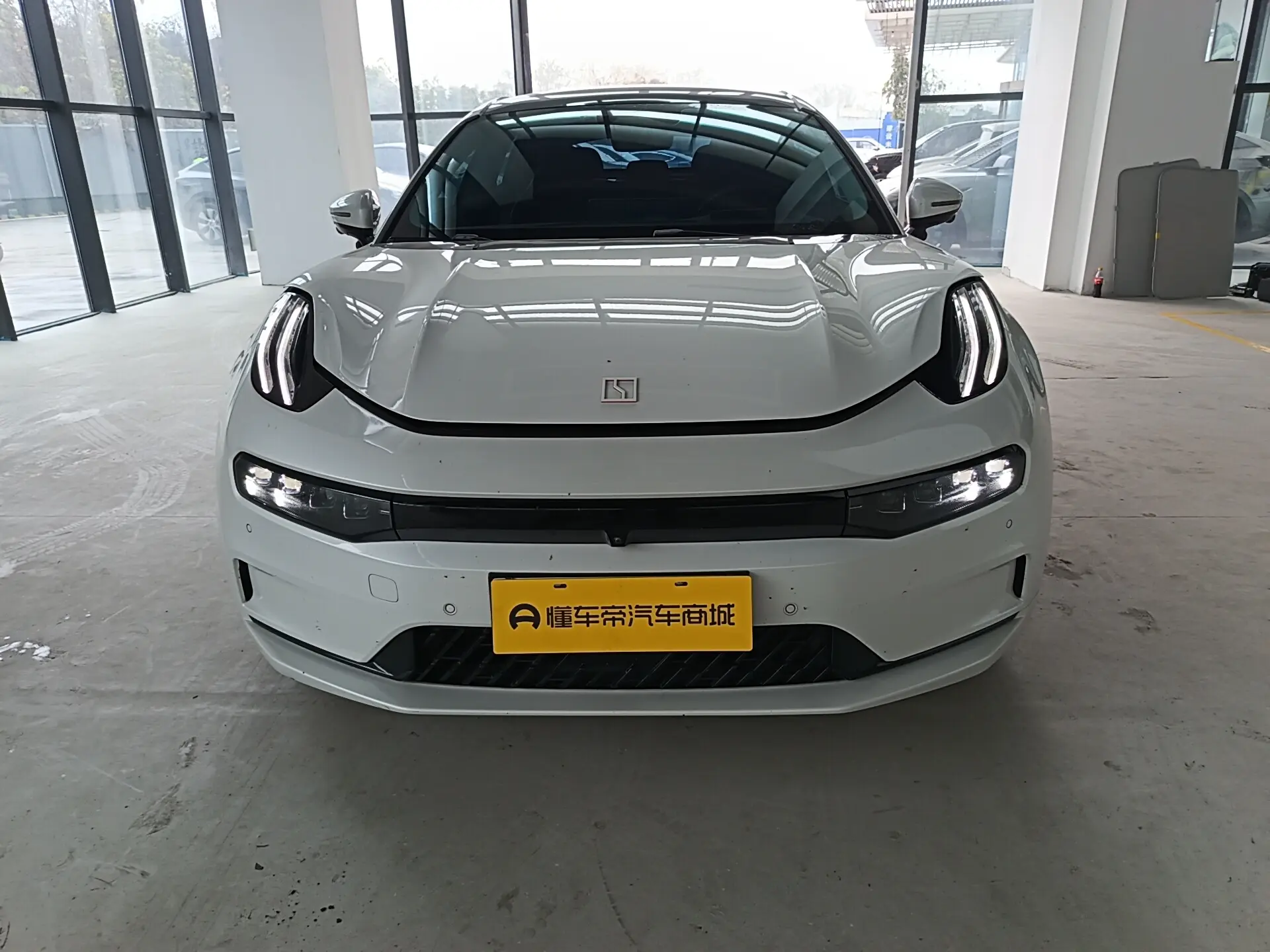 ZEEKR 001  из Китая