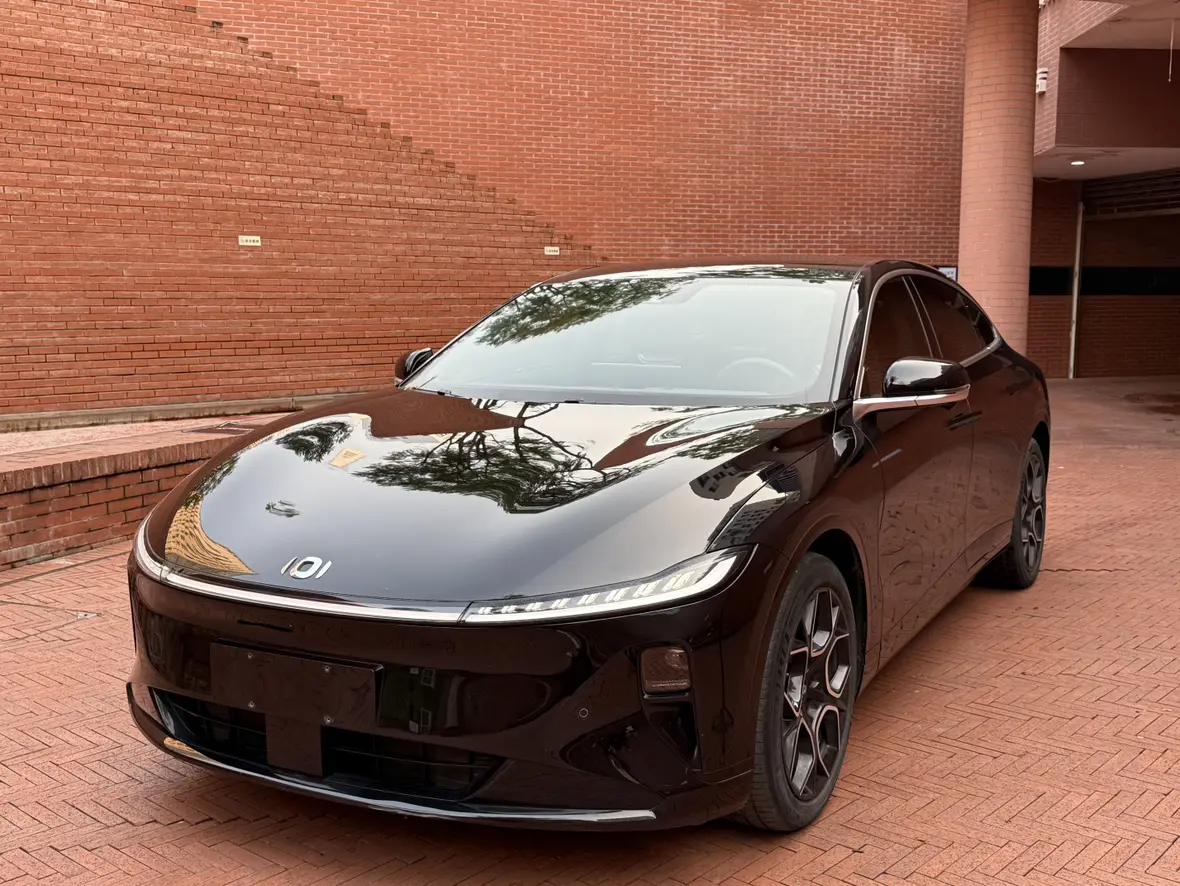 Changan Qiyuan A07  из Китая