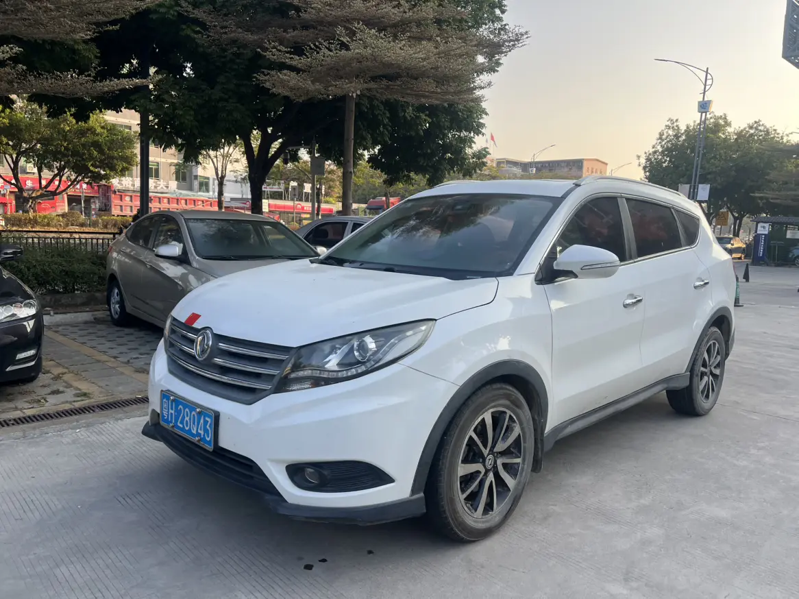 Dongfeng Fengon 580  из Китая
