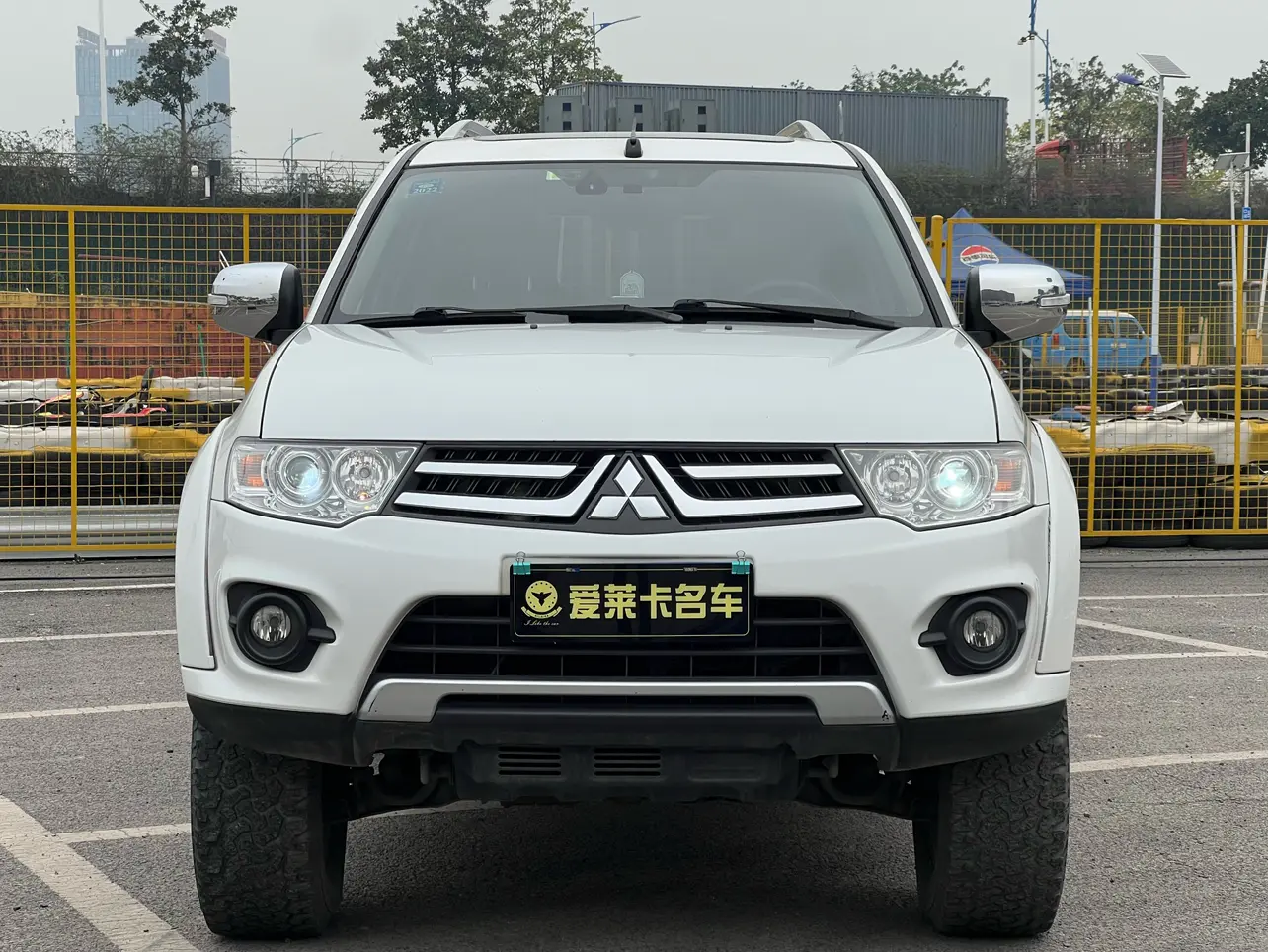 Mitsubishi Pajero Jinchang  из Китая