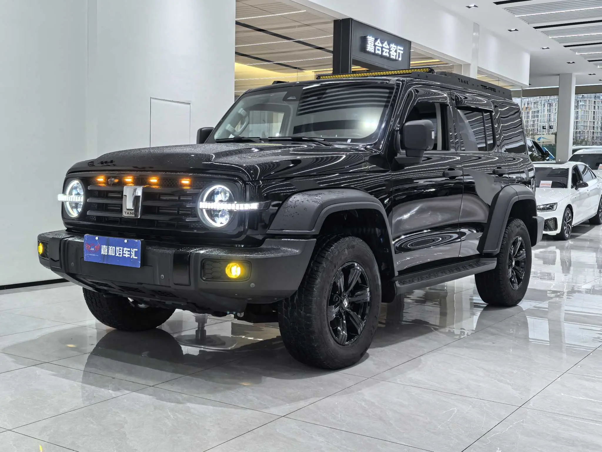 Tank 300  из Китая