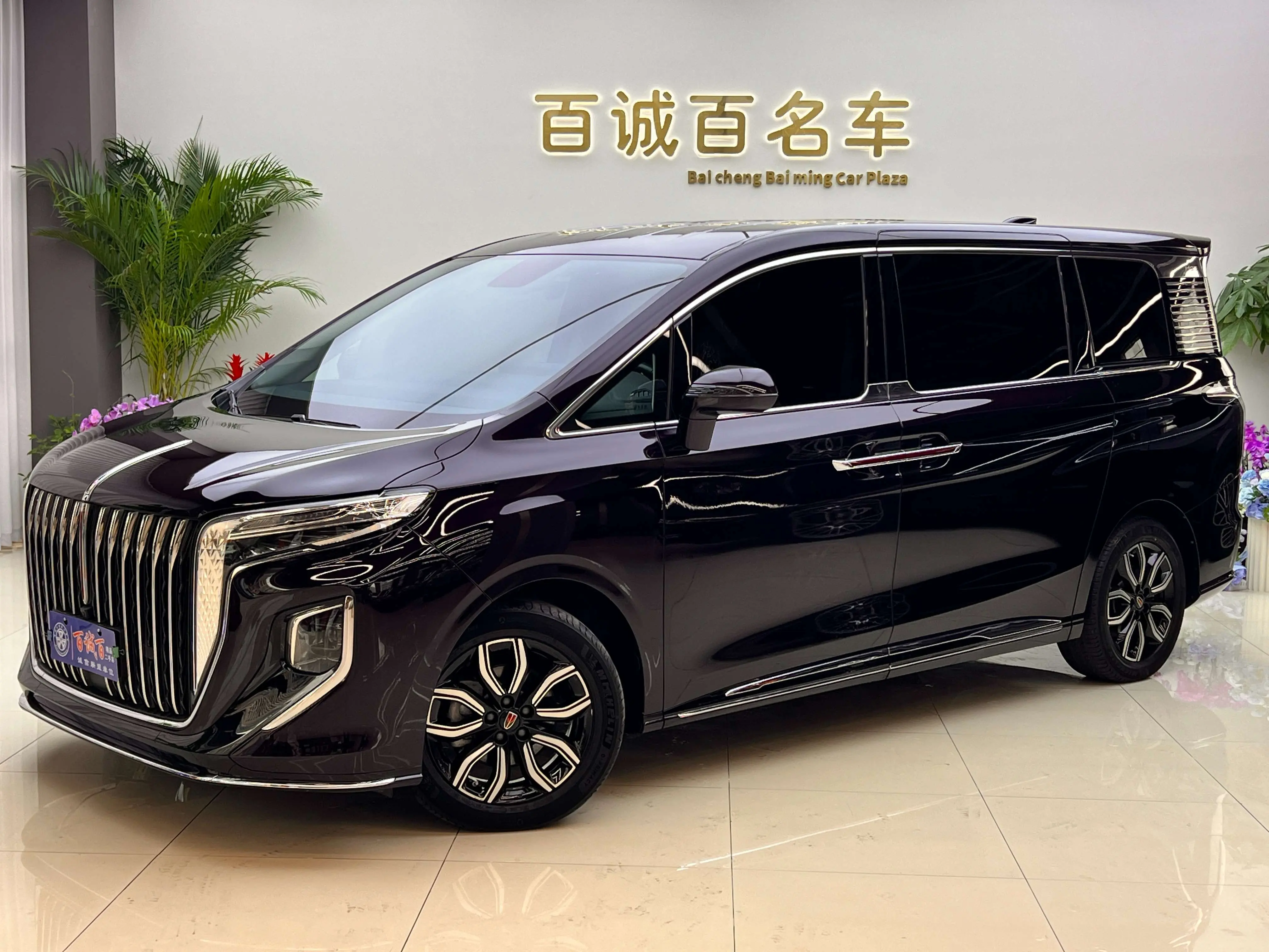 Hongqi HQ9  из Китая