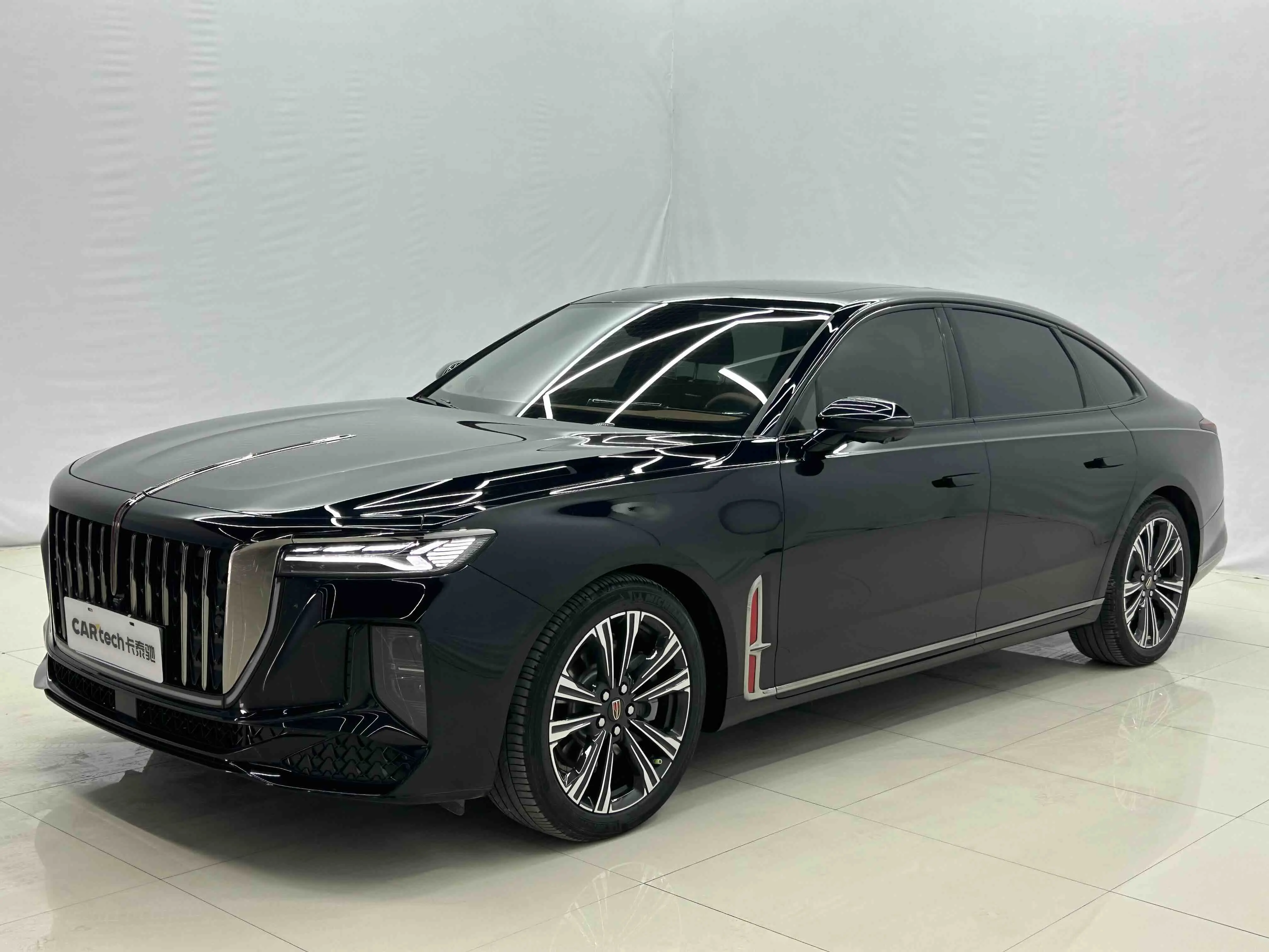 Hongqi H9  из Китая