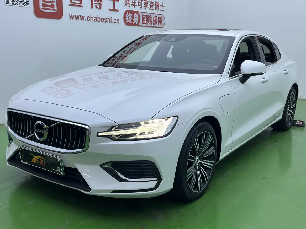 Volvo S60 PHEV  из Китая