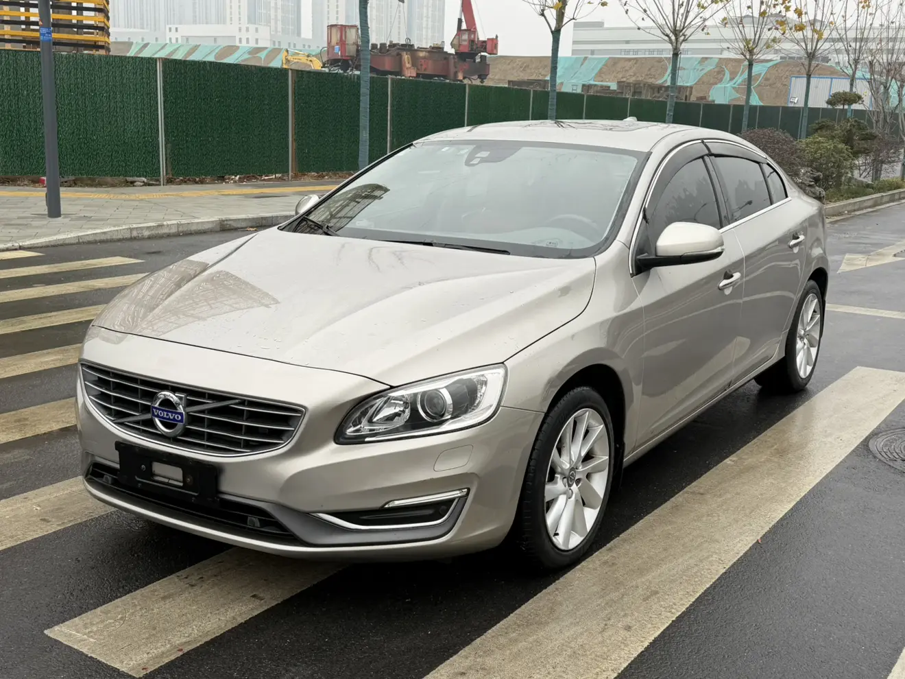 Volvo S60  из Китая