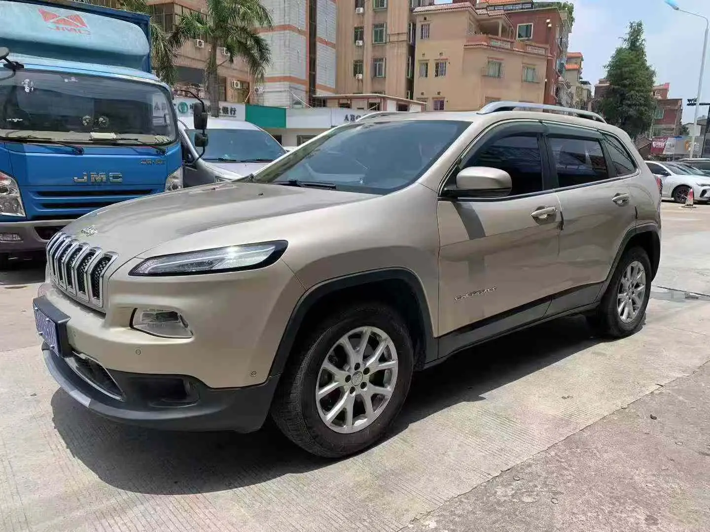 Jeep Cherokee  из Китая